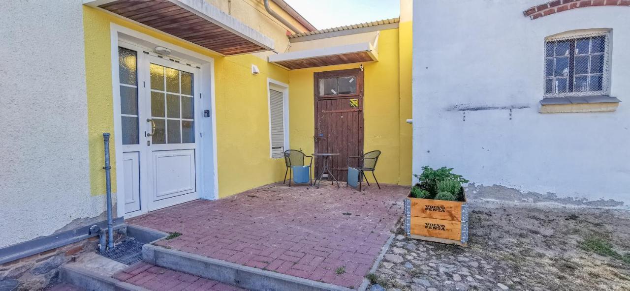 Apartment In Herrenhaus Gross Pinnow Exterior foto